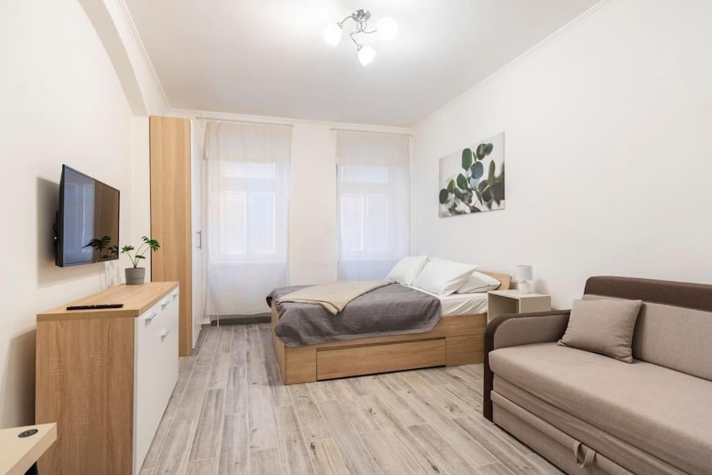 Apartman Vishegrad Lejlighed Karlsbad Eksteriør billede